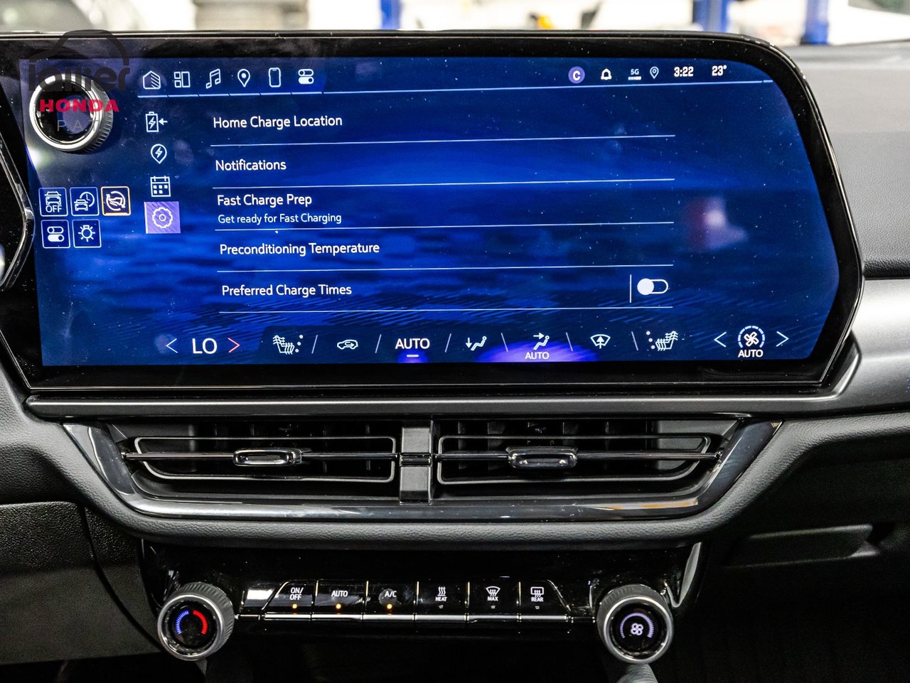 2023 Toyota Corolla Cross - Image 24
