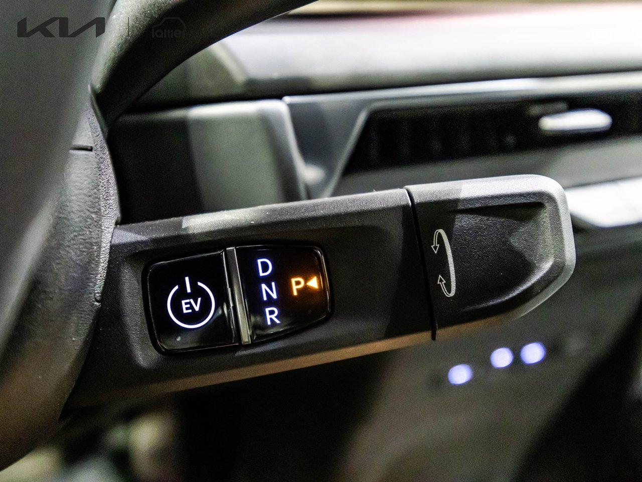 2023 Acura MDX - Image 30