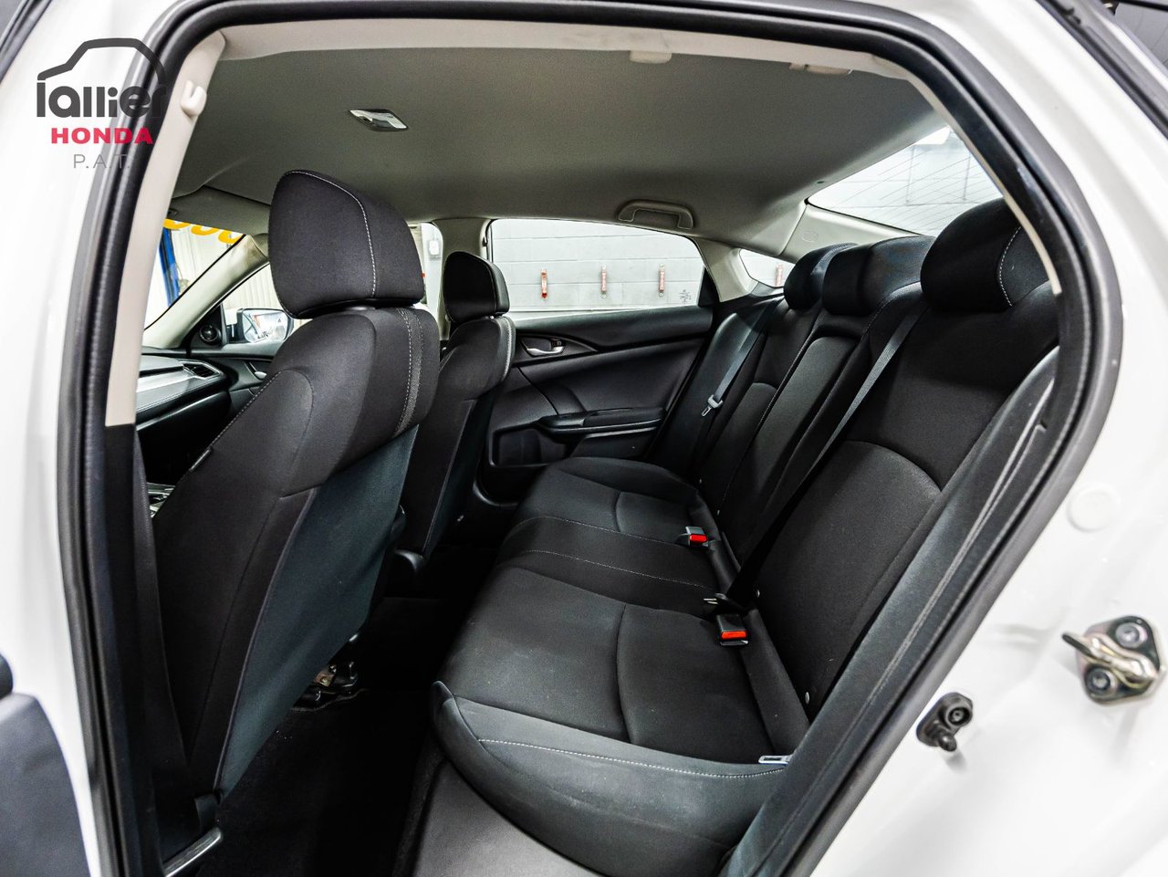 2022 Toyota Venza - Image 41