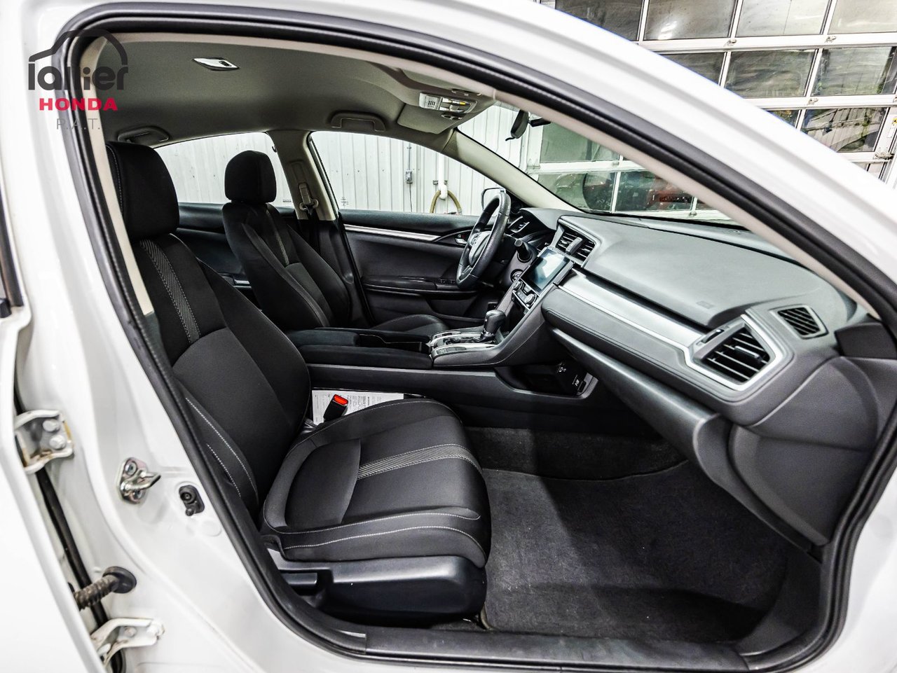 2022 Toyota Venza - Image 45