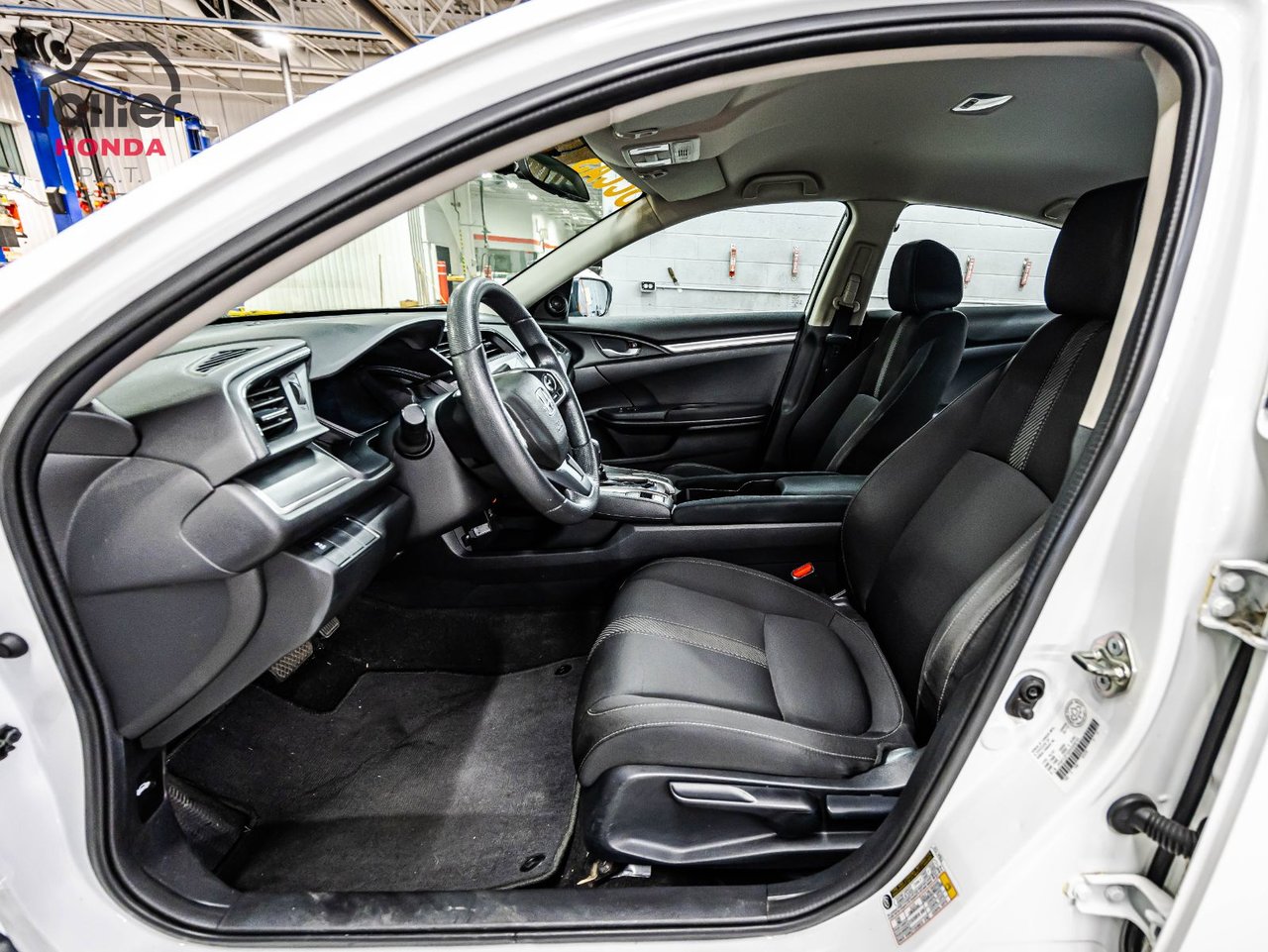 2022 Toyota Venza - Image 46