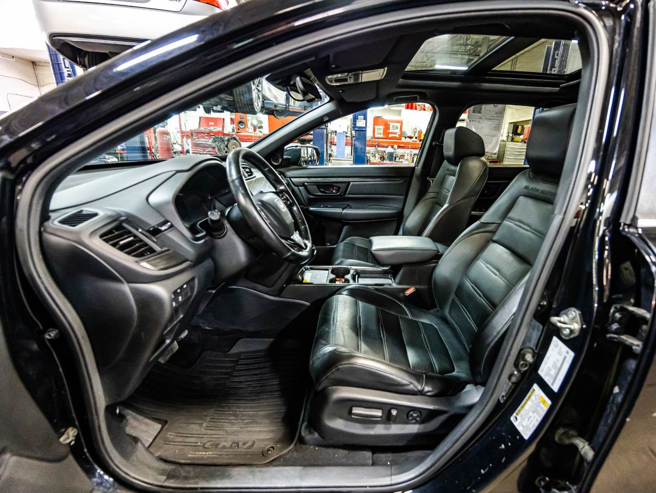 2018 Toyota Rav4 - Image 31