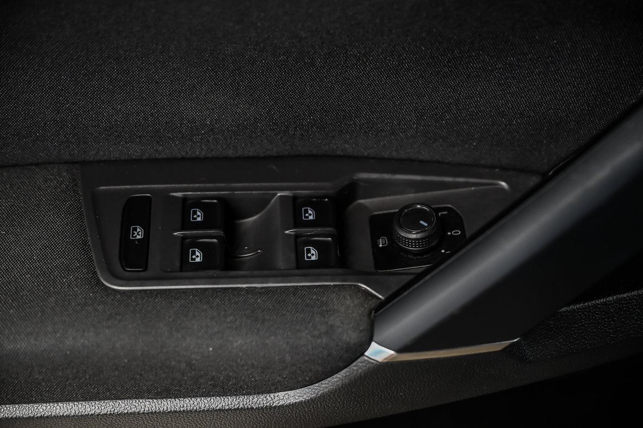 2023 Volvo XC60 - Image 18