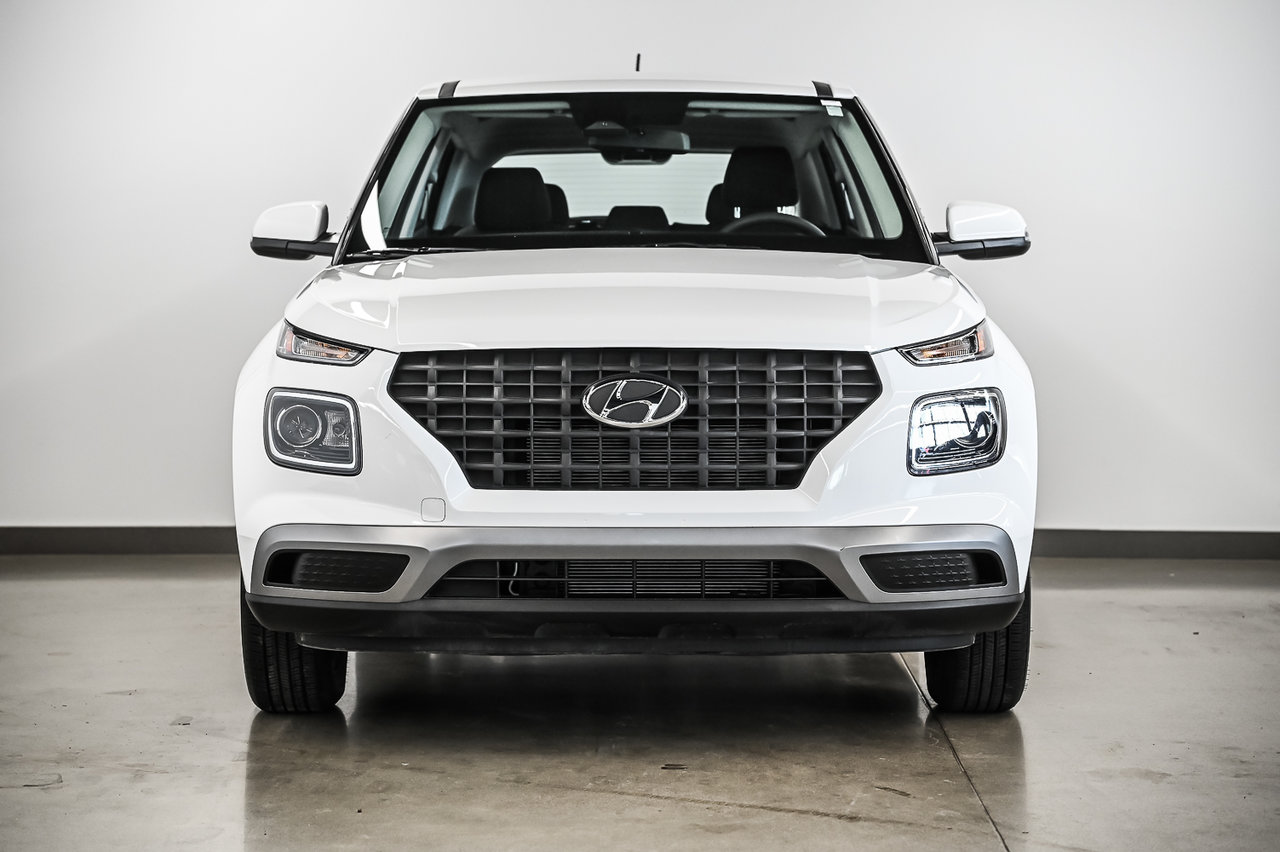 2023 Volvo XC60 - Image 2