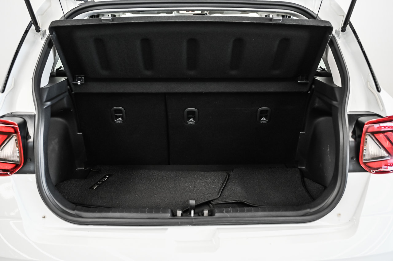 2023 Volvo XC60 - Image 14
