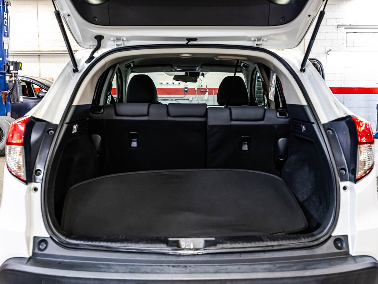2026 Ford Maverick - Image 24