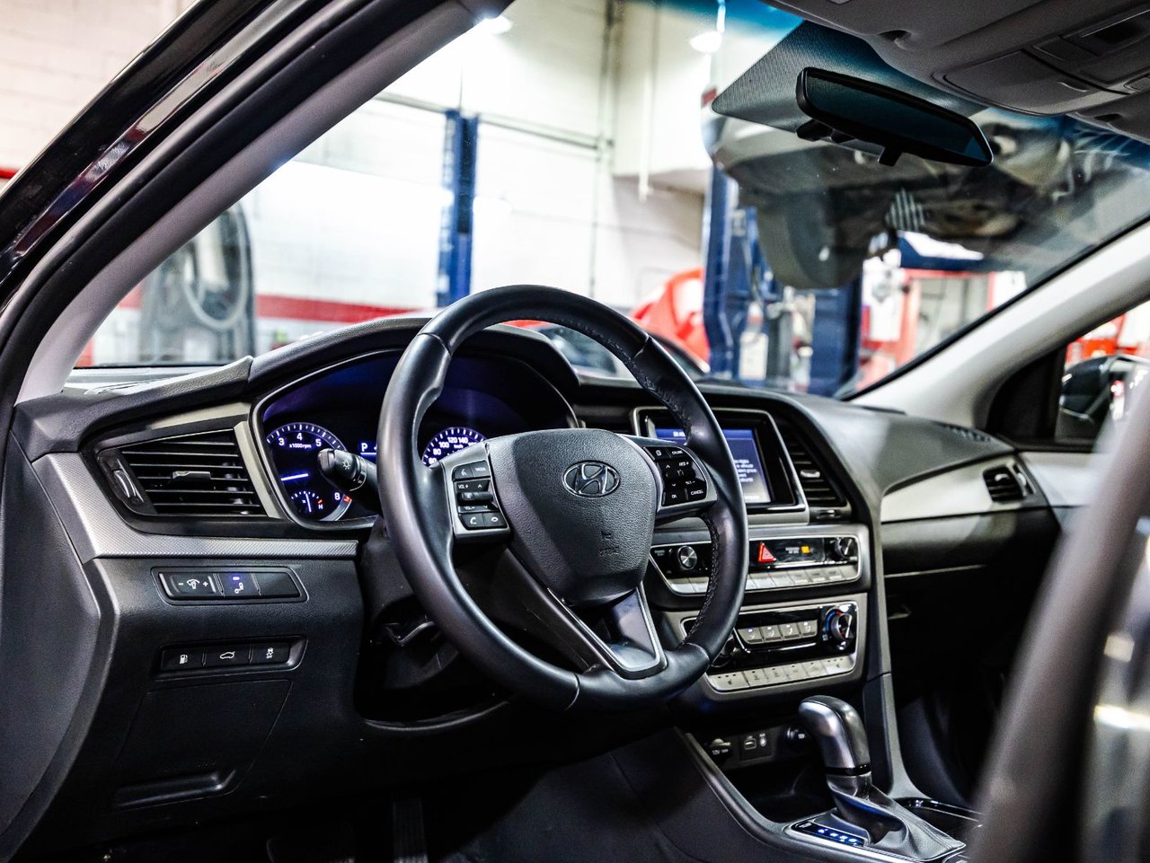2017 Toyota Tacoma - Image 25