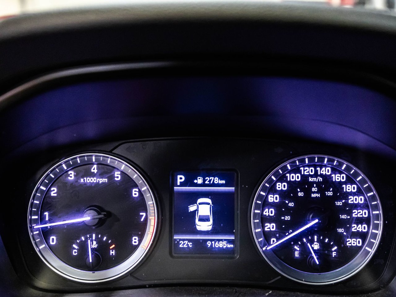 2017 Toyota Tacoma - Image 28