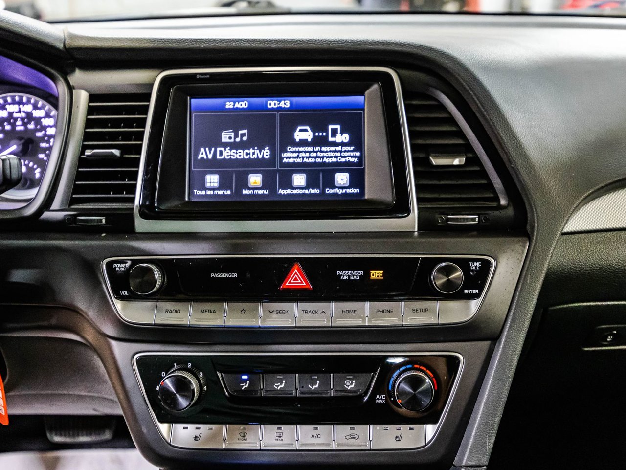 2017 Toyota Tacoma - Image 29
