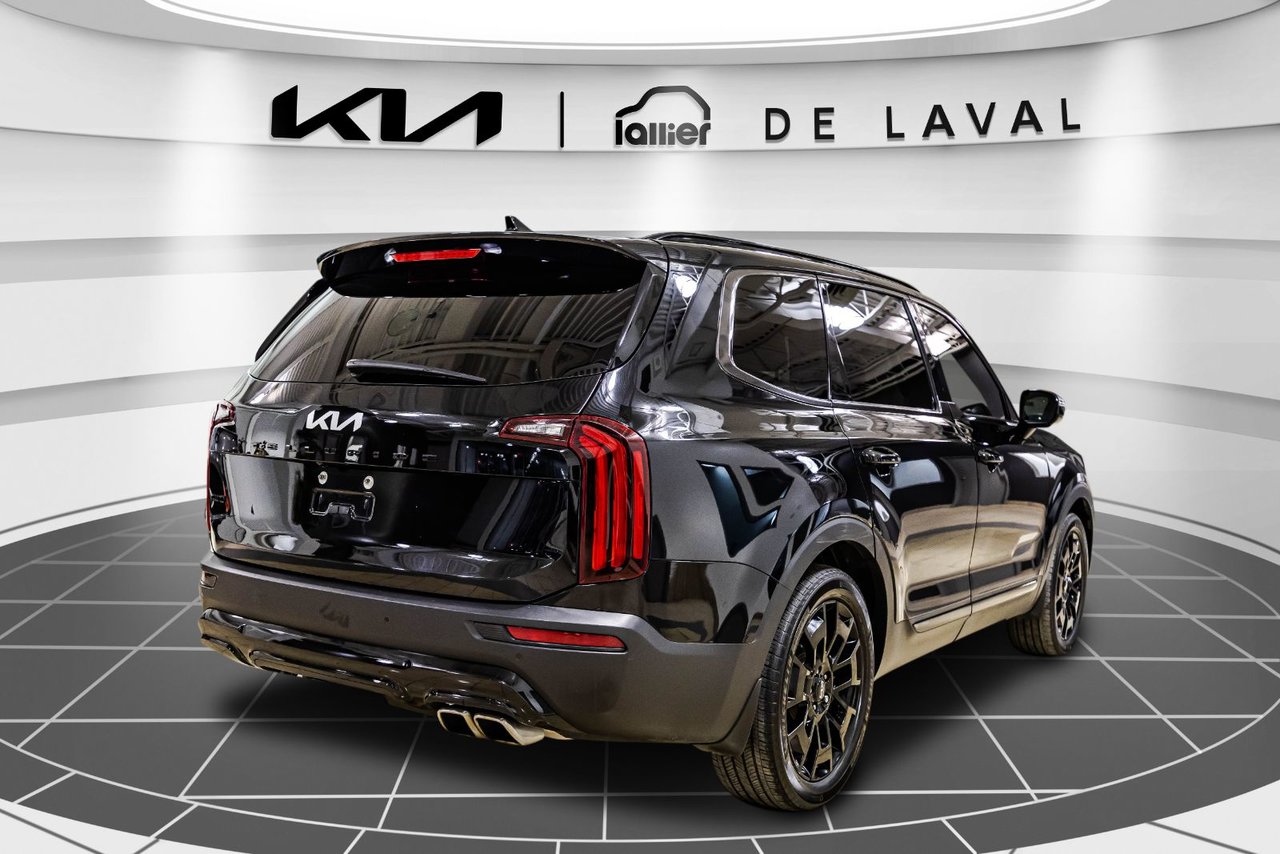 2022 Chrysler 300 - Image 12
