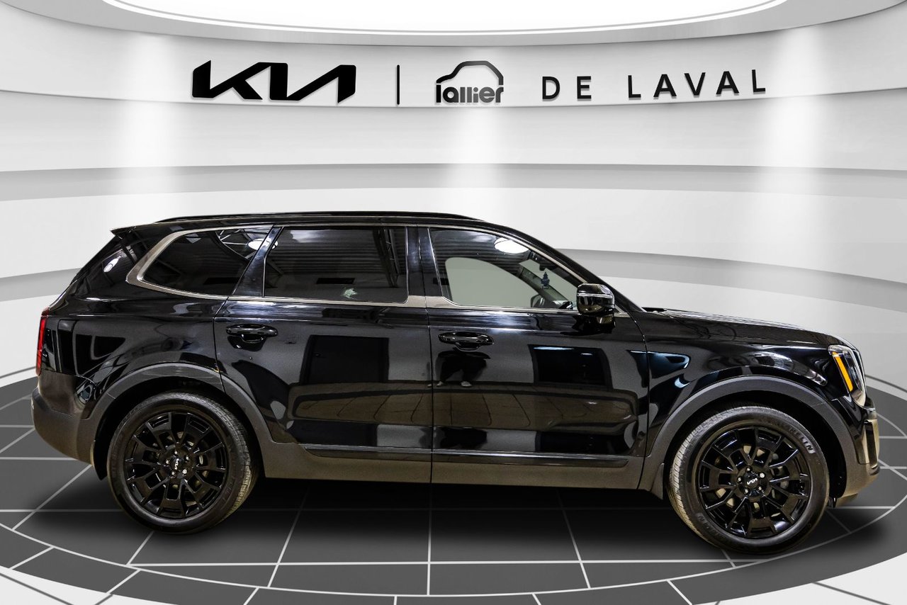 2022 Chrysler 300 - Image 13