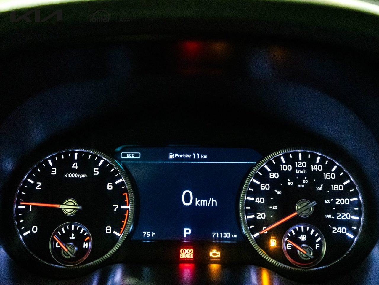 2022 Chrysler 300 - Image 31