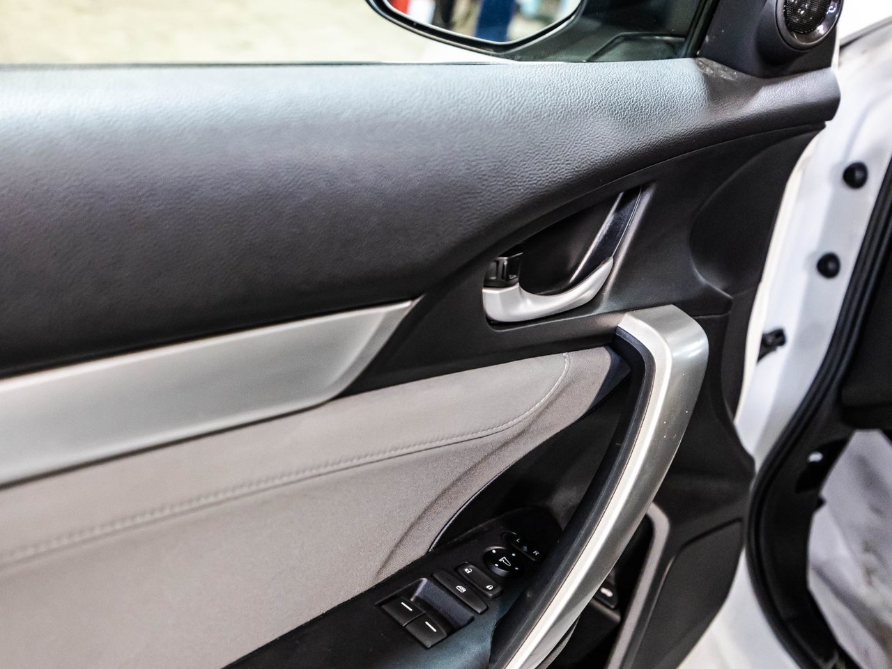 2022 Volvo XC40 - Image 21
