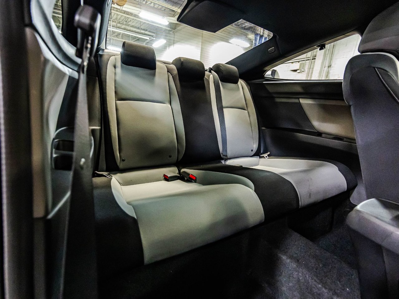 2022 Volvo XC40 - Image 26