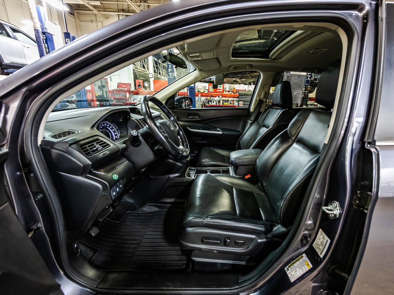 2022 Toyota Camry - Image 28