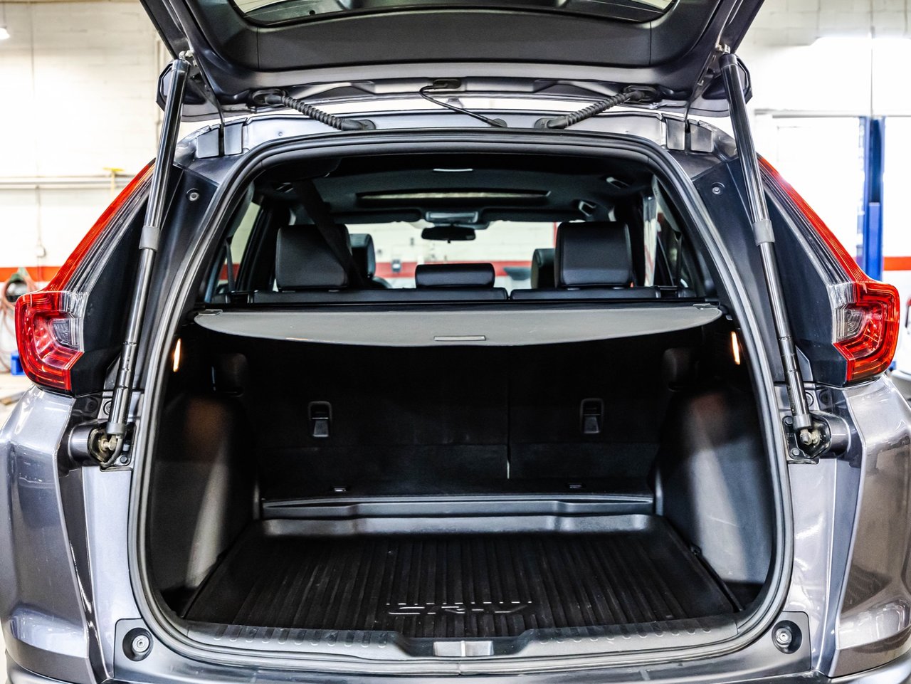 2021 Toyota Highlander - Image 25