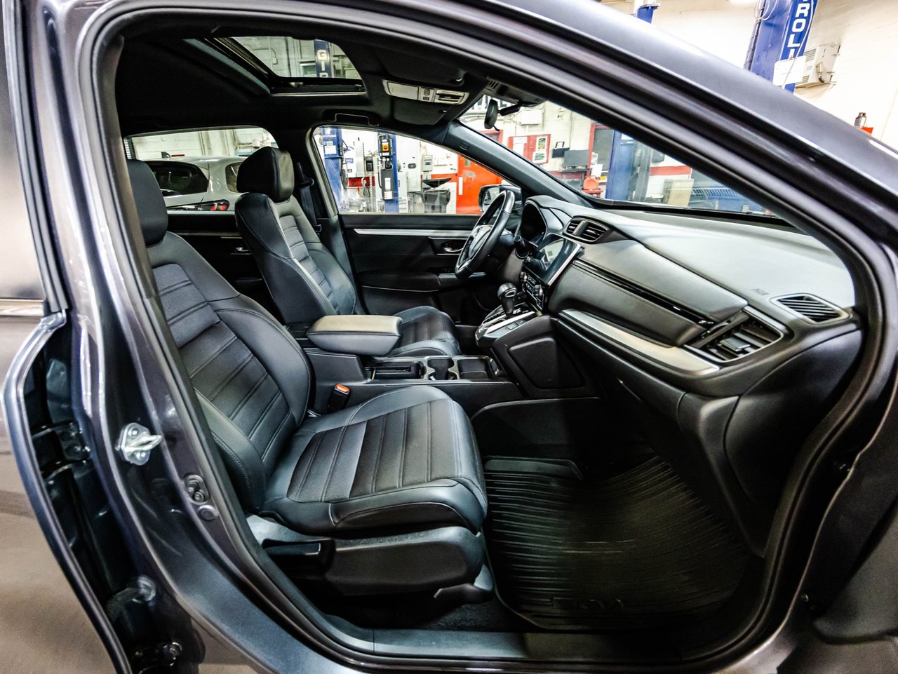 2021 Toyota Highlander - Image 27