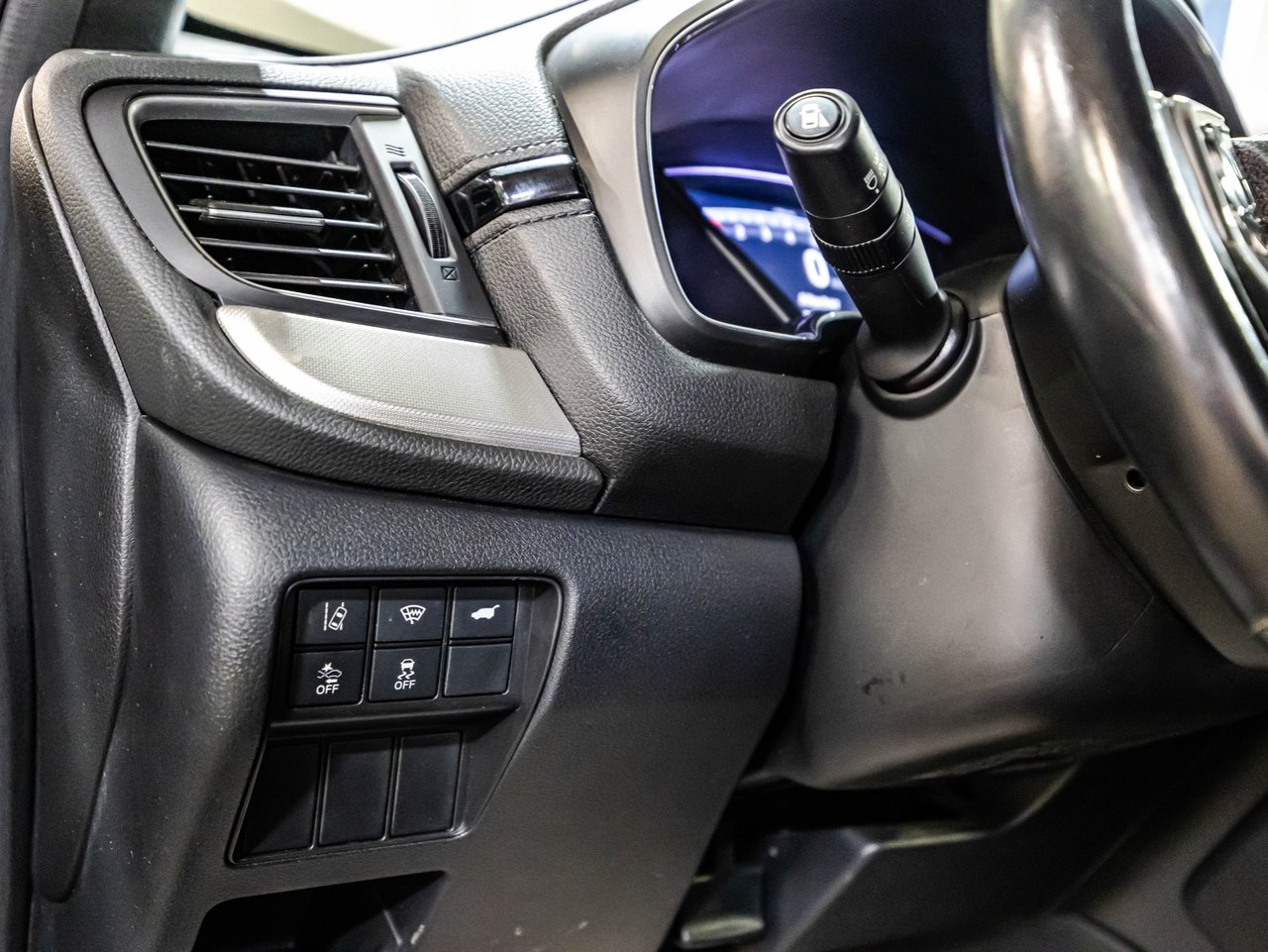 2021 Toyota Highlander - Image 31