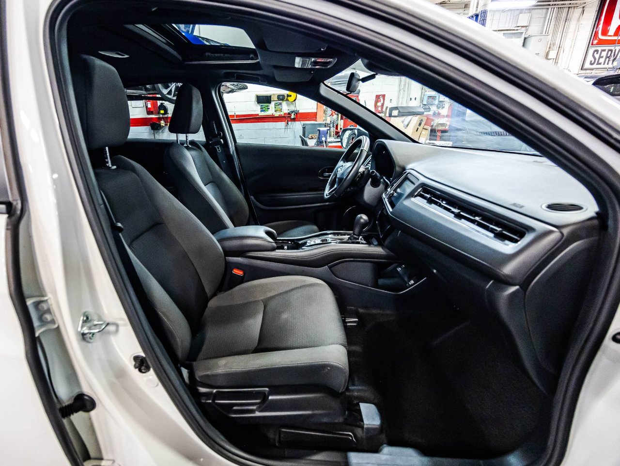 2027 Lincoln Aviator - Image 27