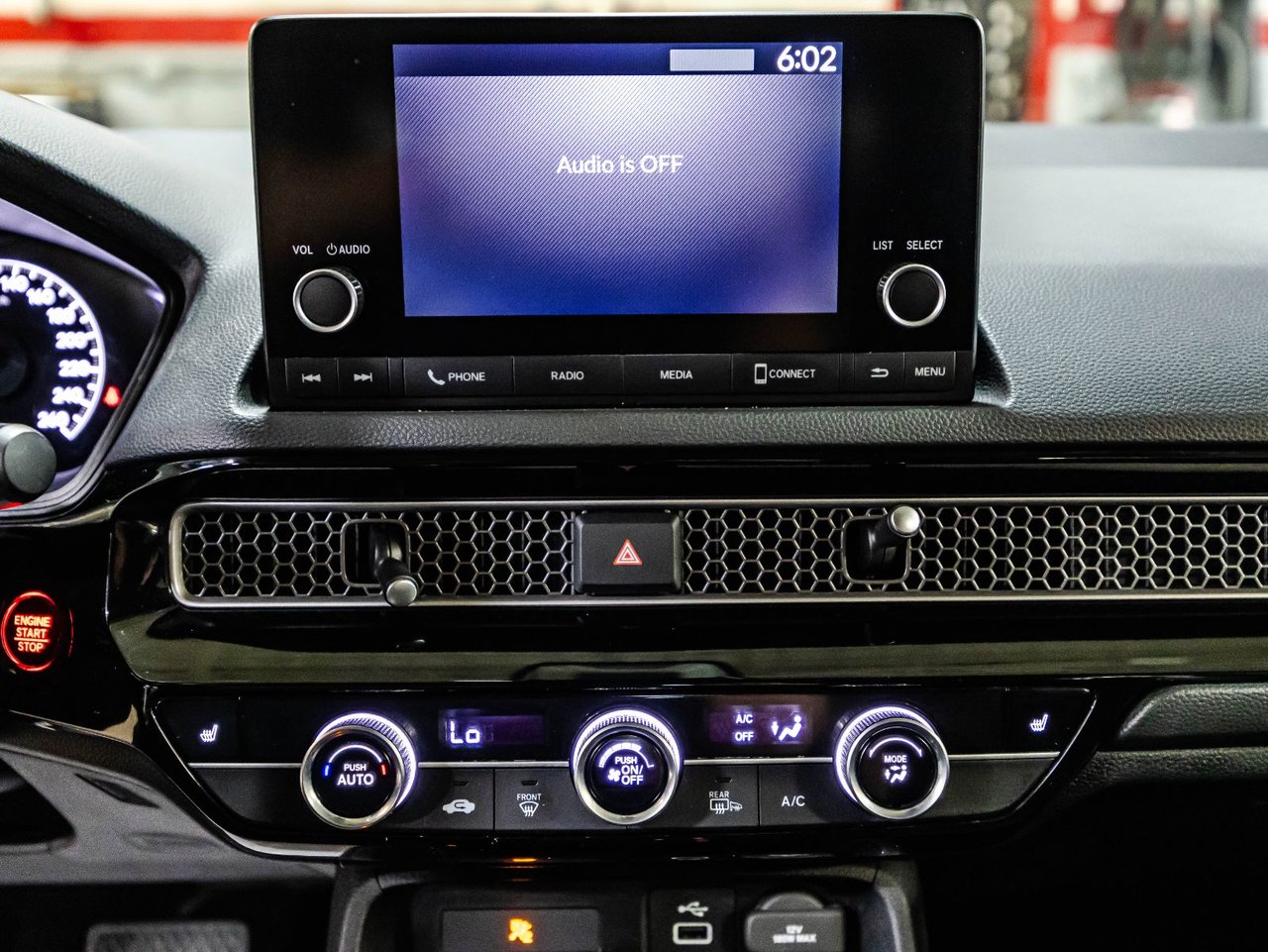 2027 Lincoln Aviator - Image 32