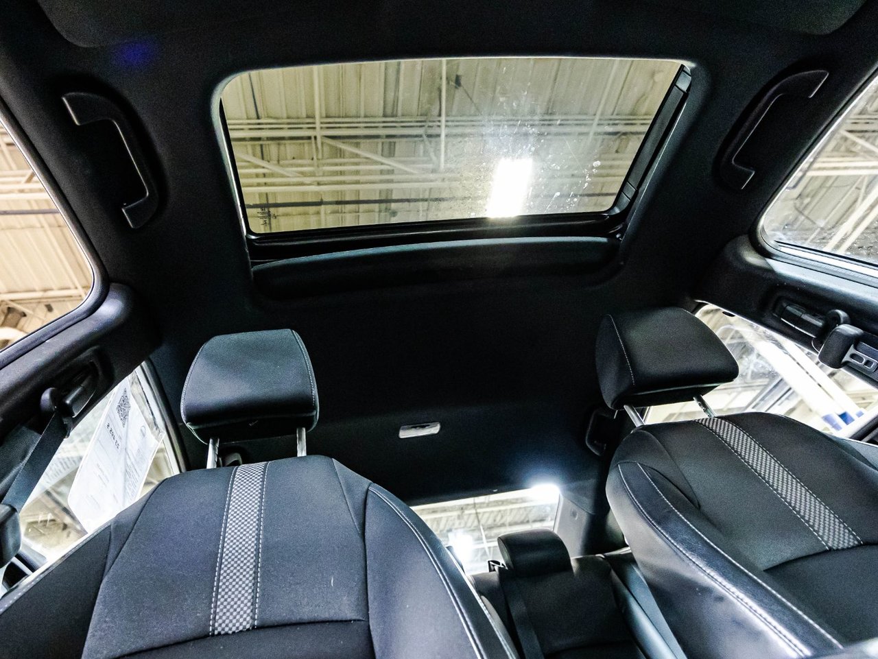 2027 Lincoln Aviator - Image 28