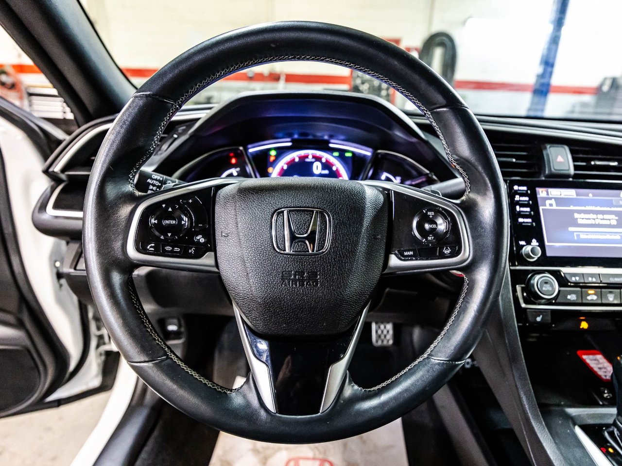 2027 Lincoln Aviator - Image 32
