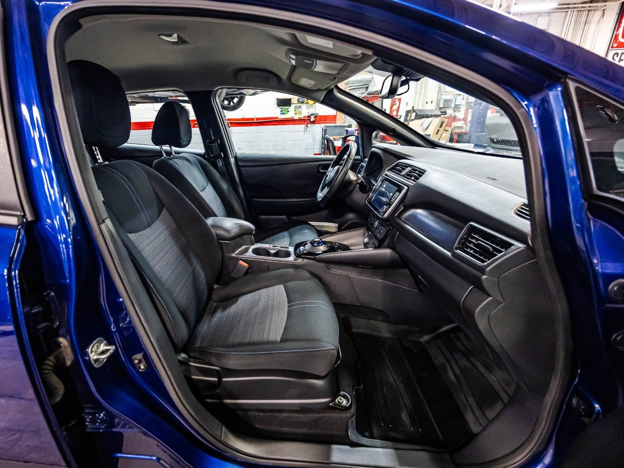 2017 Lincoln MKX - Image 29