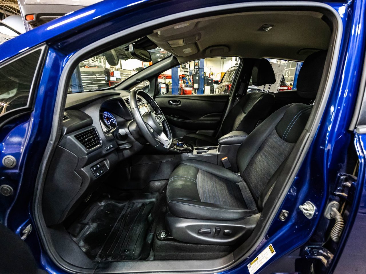 2017 Lincoln MKX - Image 30