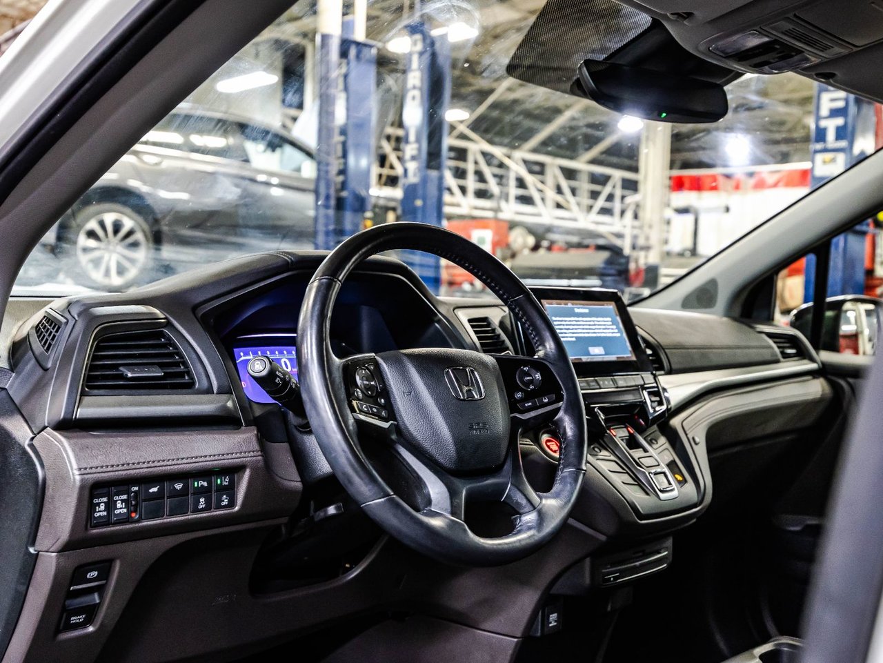 2023 Toyota Rav4 - Image 31