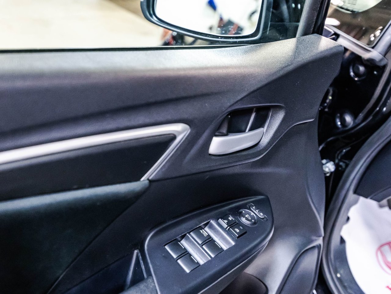 2027 Lincoln Aviator - Image 20
