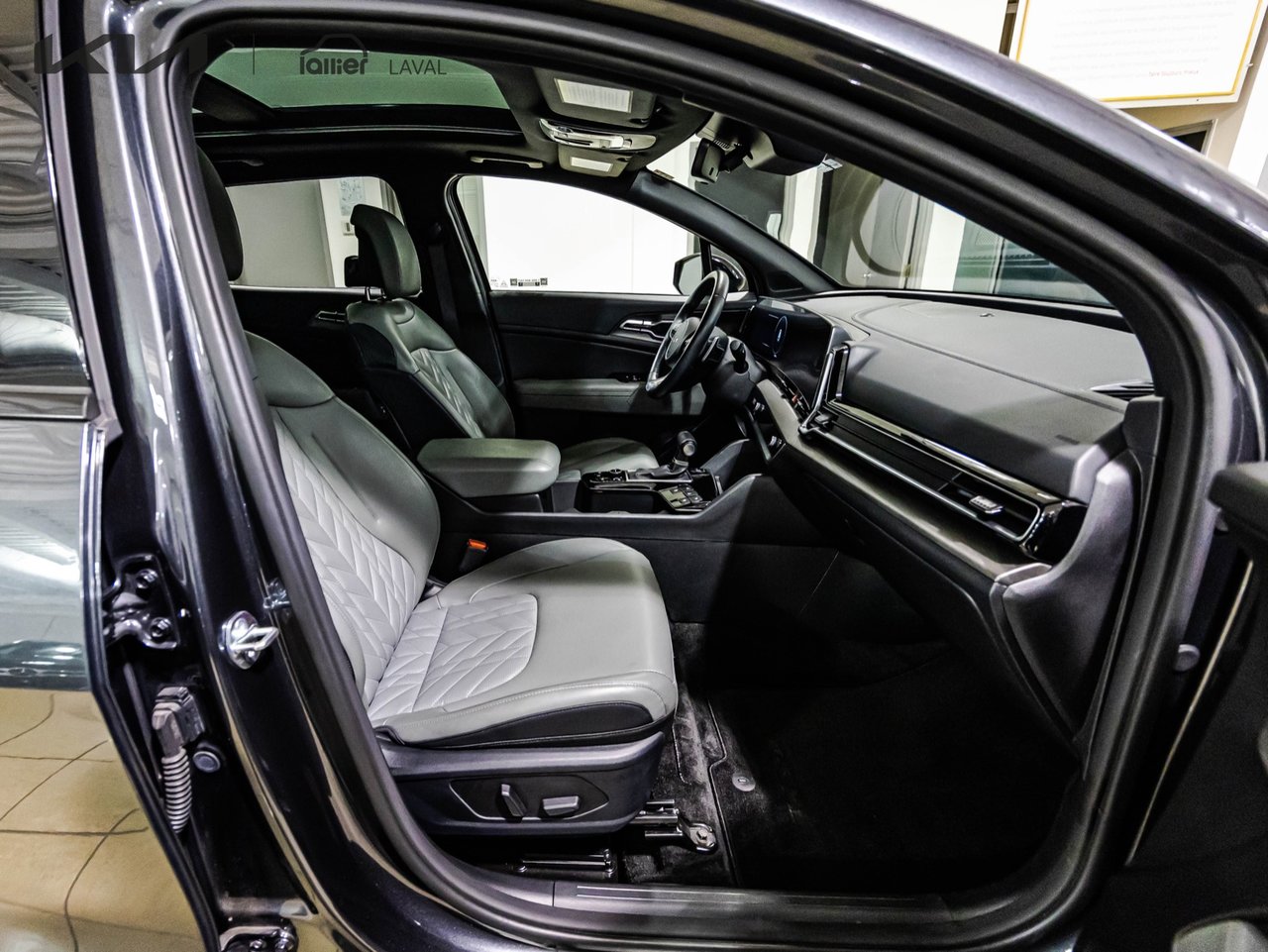 2023 Toyota Tundra - Image 24