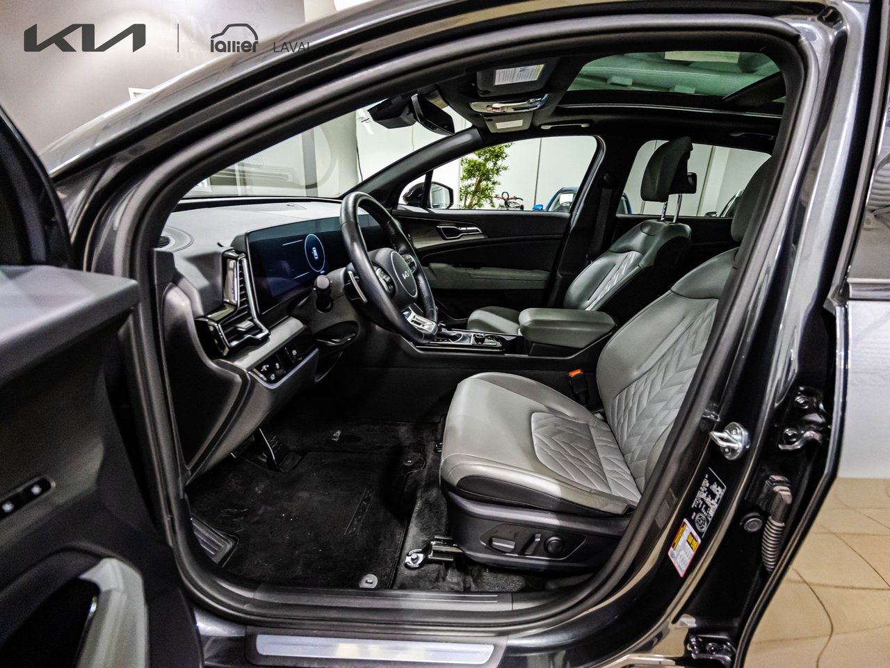 2023 Toyota Tundra - Image 26