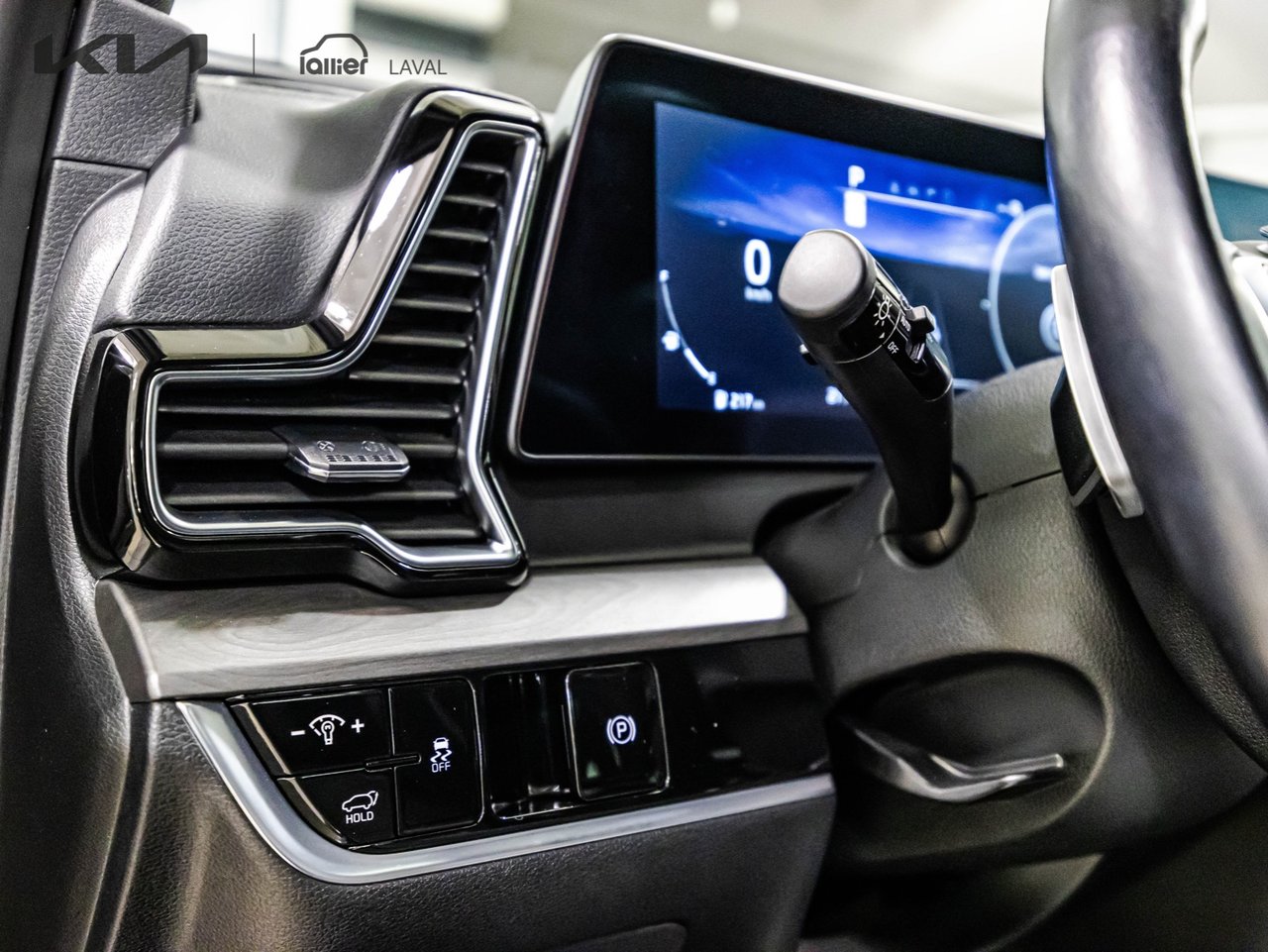 2023 Toyota Tundra - Image 28