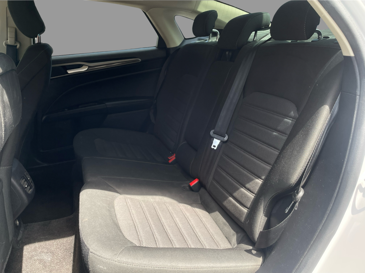 2019 Ford Fusion Energi - Image 12