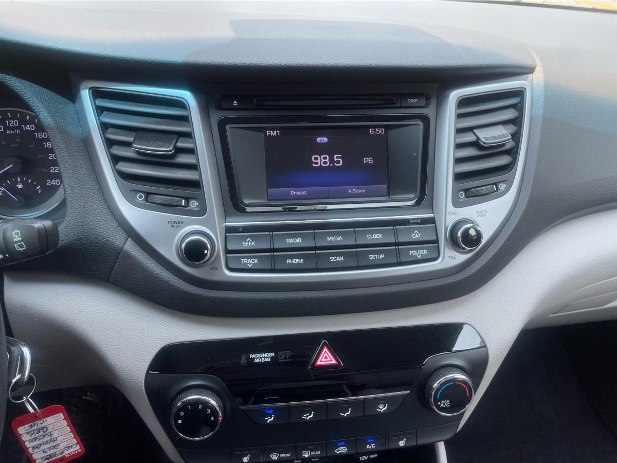 2017 Hyundai Tucson - Image 16