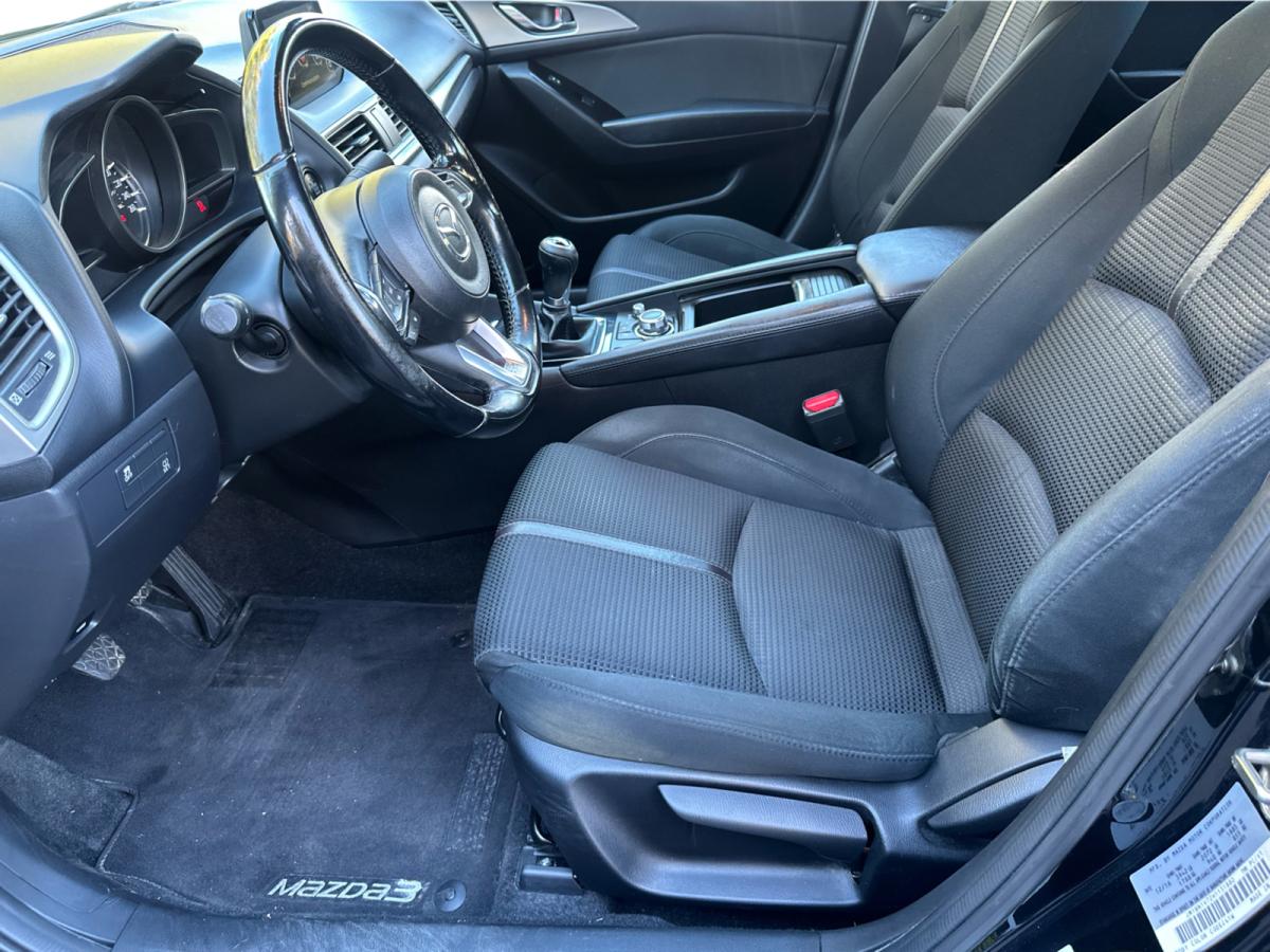 2017 Mazda Mazda3 - Image 10