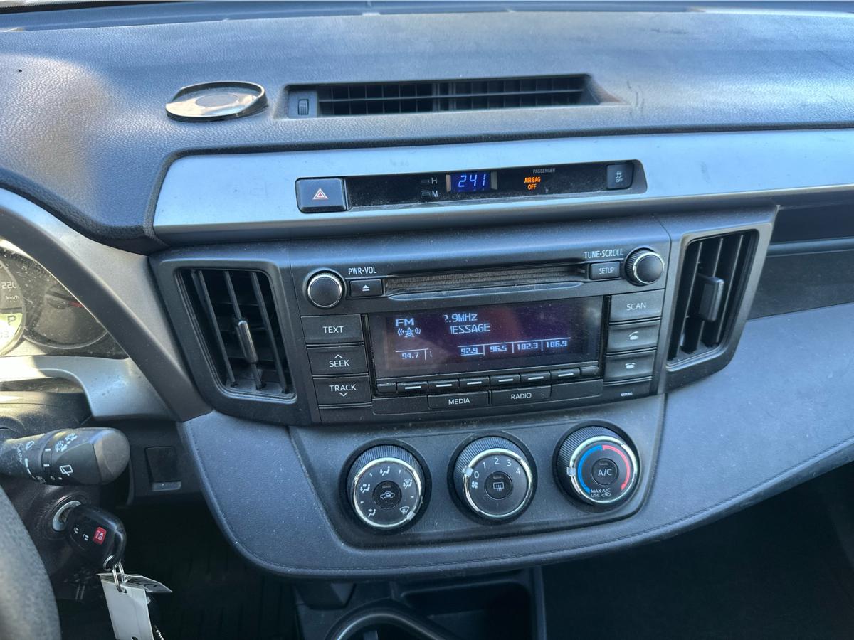 2016 Toyota RAV4 - Image 15