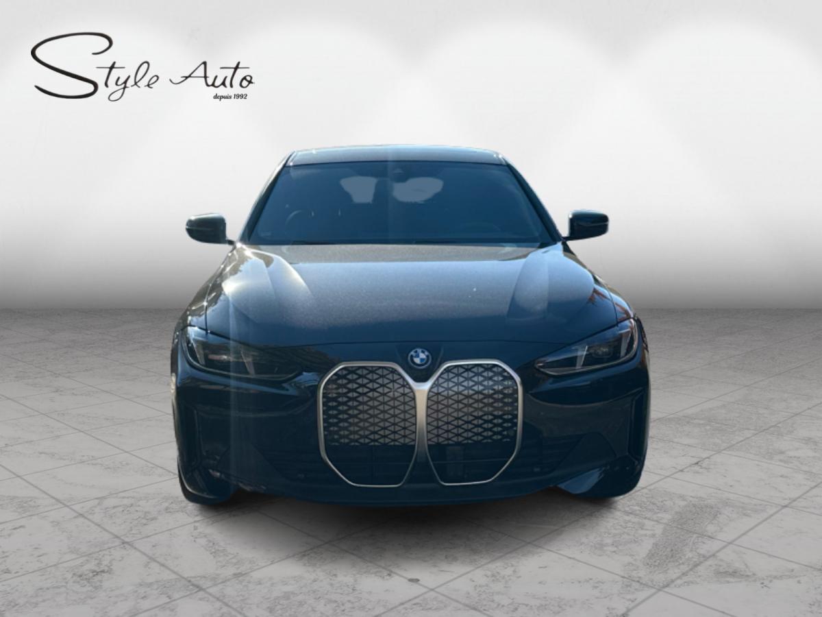 2025 BMW i4 - Image 2