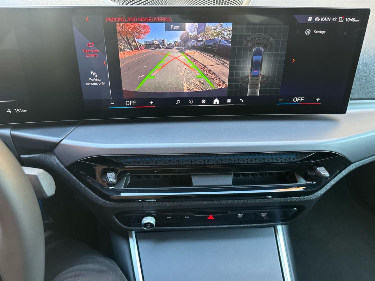 2025 BMW i4 - Image 19