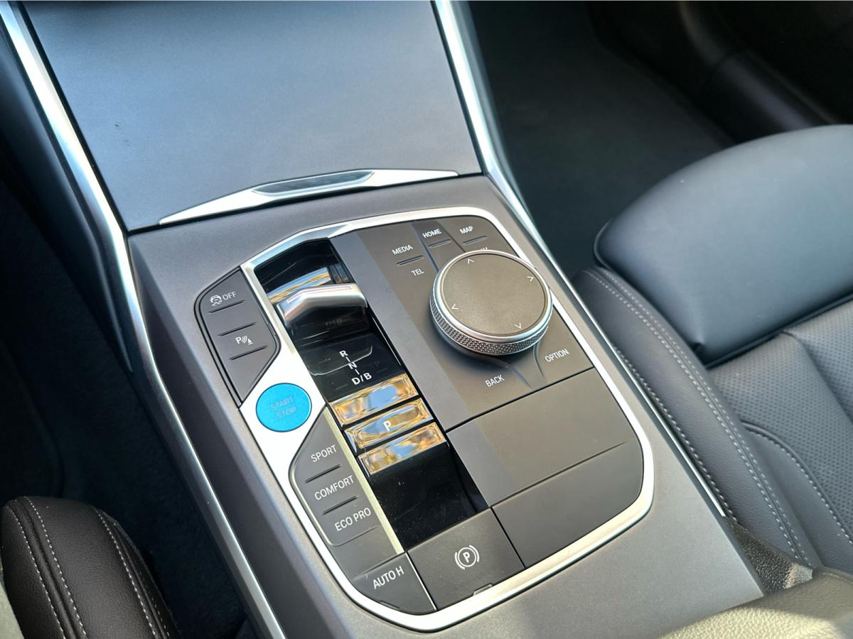 2025 BMW i4 - Image 21