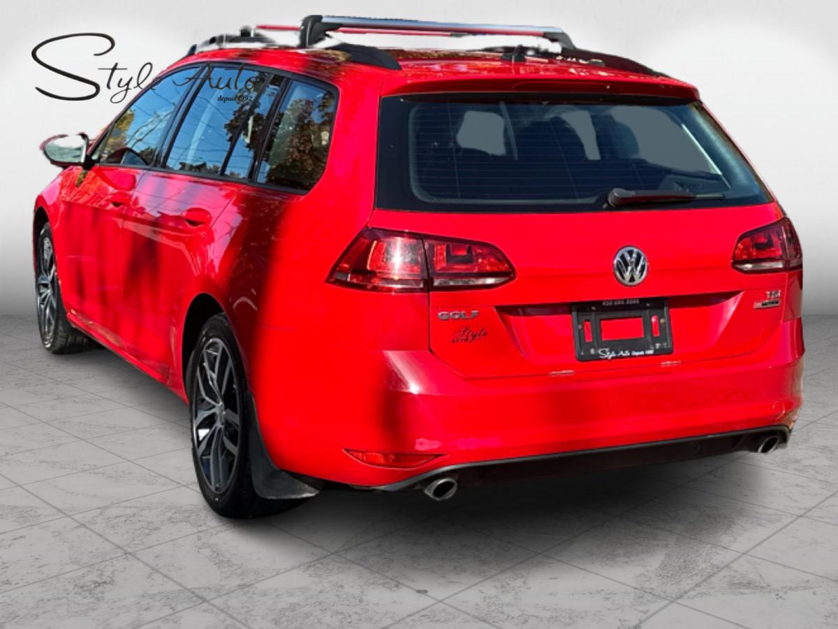 2017 Volkswagen Golf SportWagen - Image 4