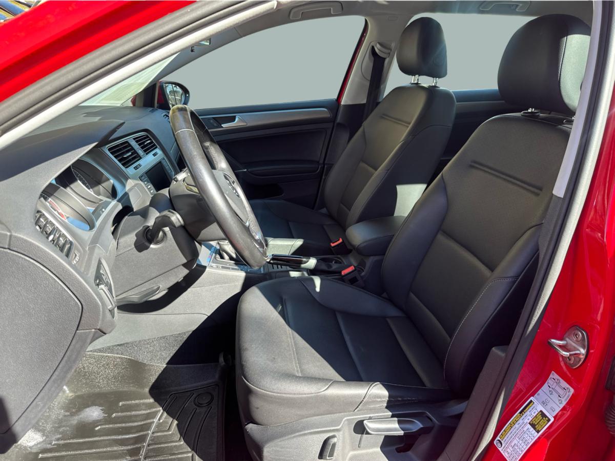 2017 Volkswagen Golf SportWagen - Image 9