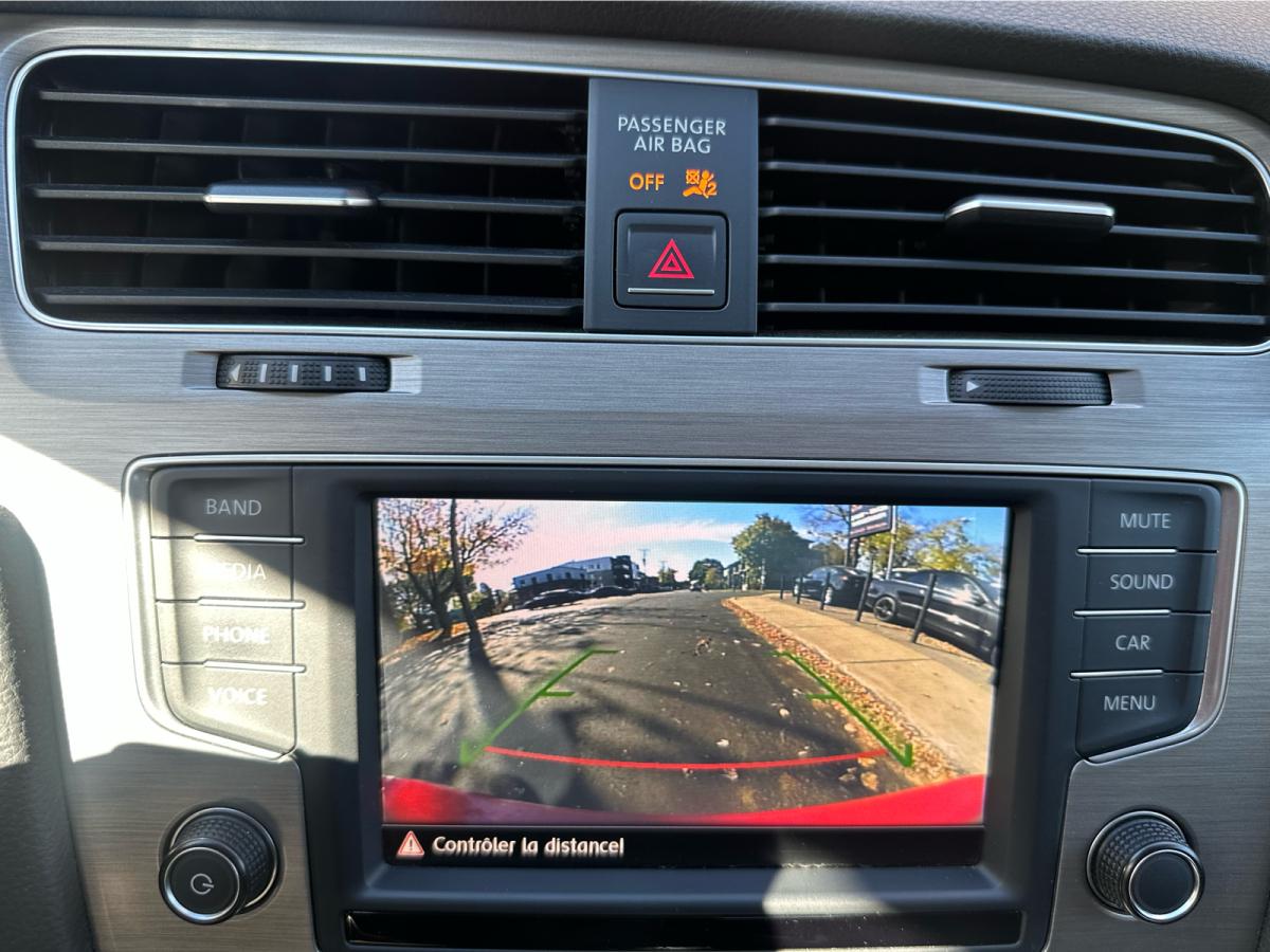 2017 Volkswagen Golf SportWagen - Image 15