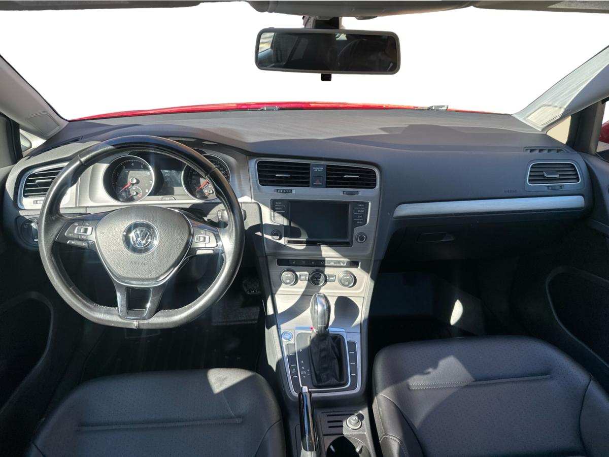 2017 Volkswagen Golf SportWagen - Image 16