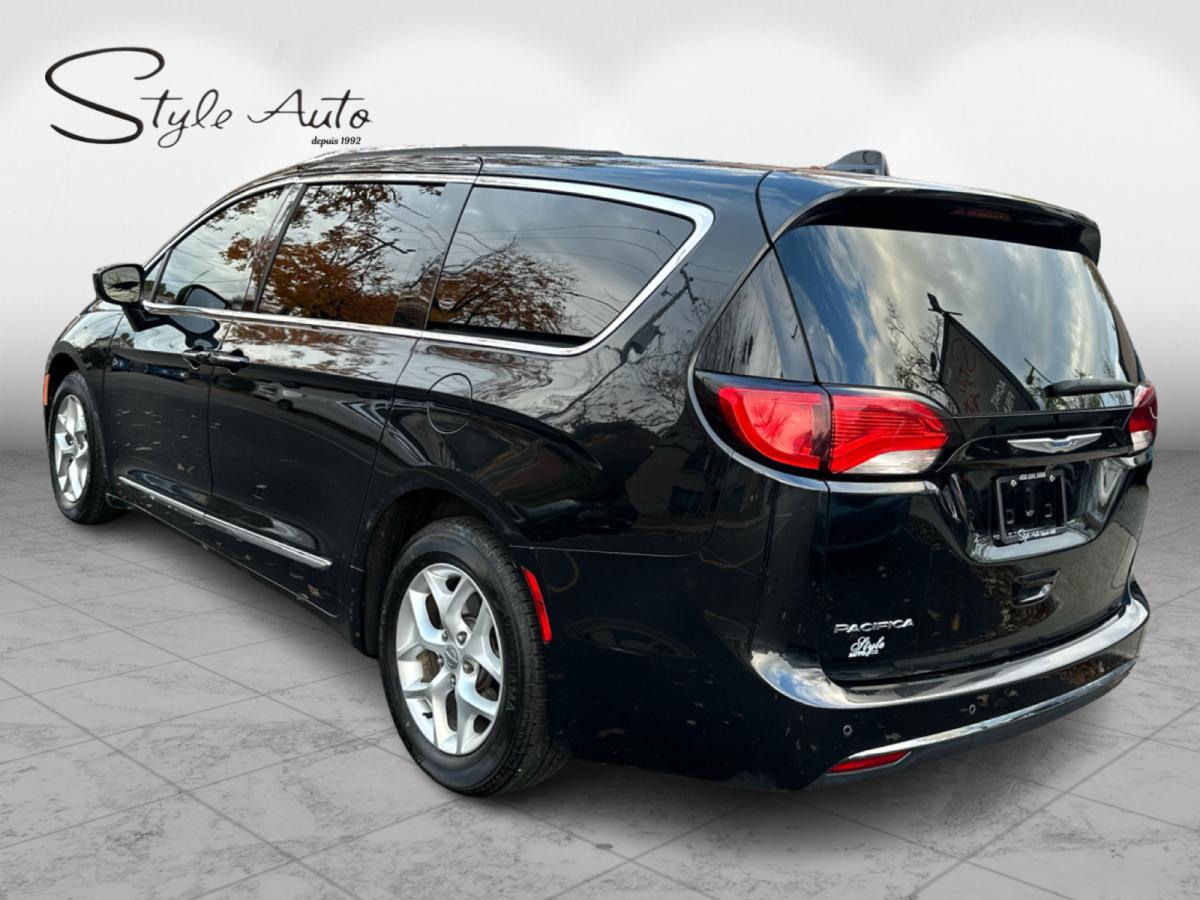 2018 Chrysler Pacifica - Image 4