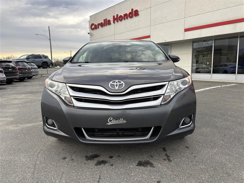 2015 Toyota Venza - Image 2
