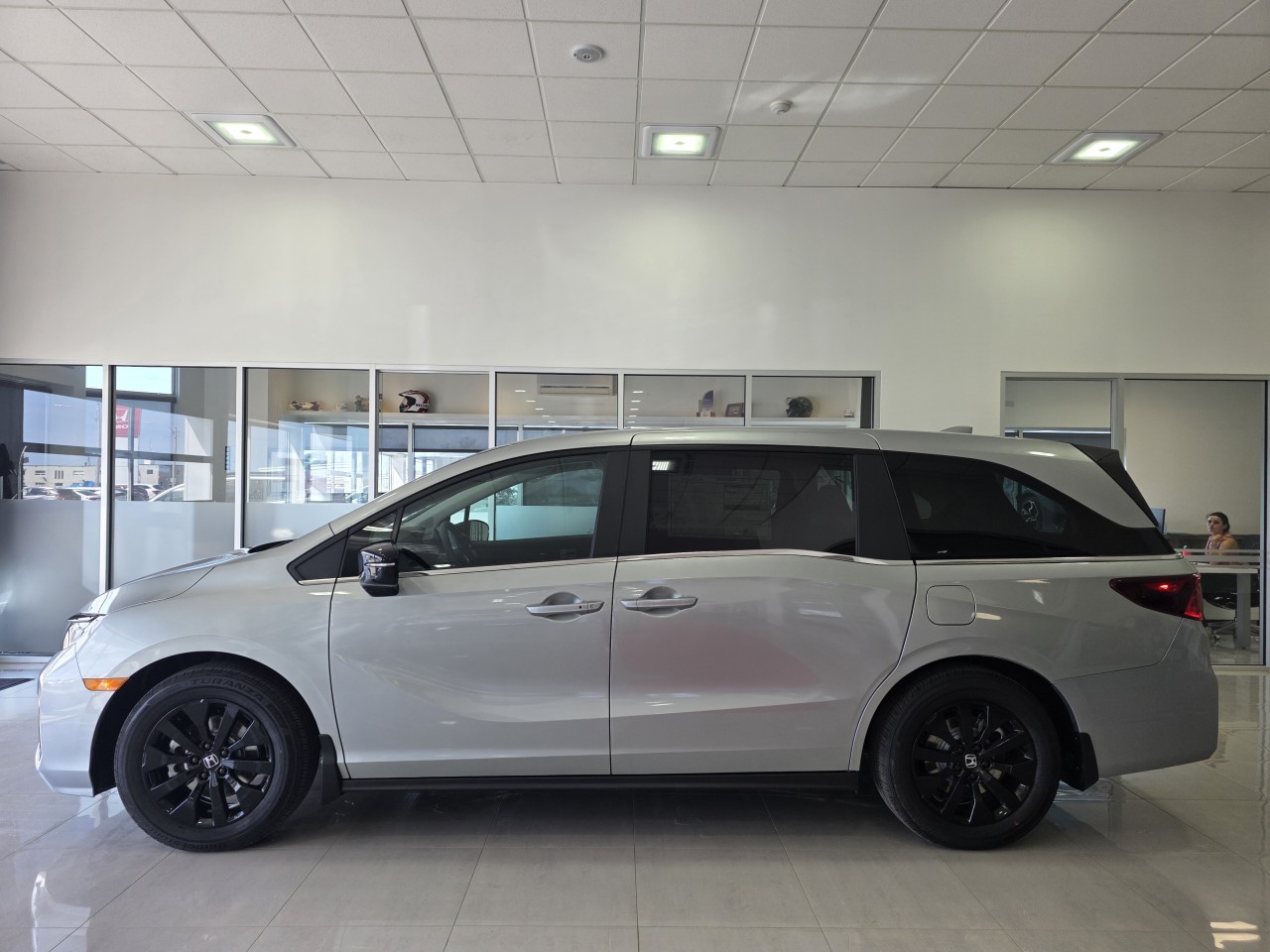 2026 Honda Odyssey - Image 4