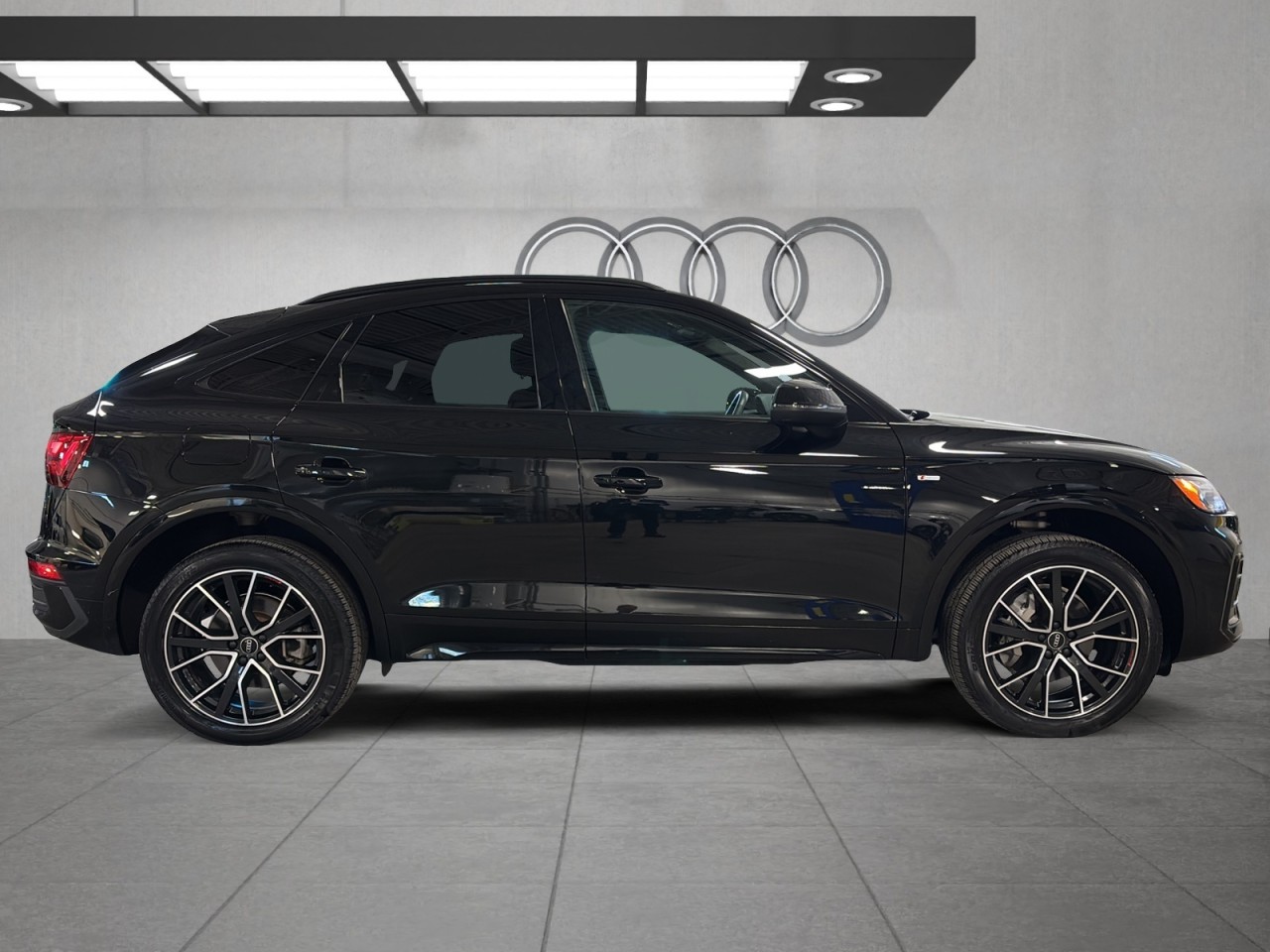 2023 Audi Q5 Sportback - Image 4