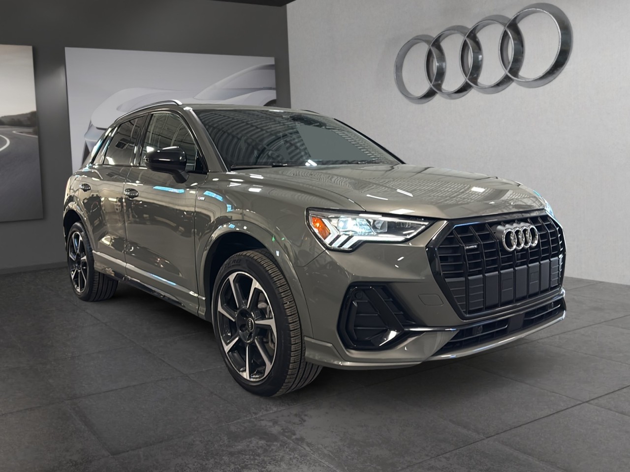 2023 Audi Q3 - Image 2