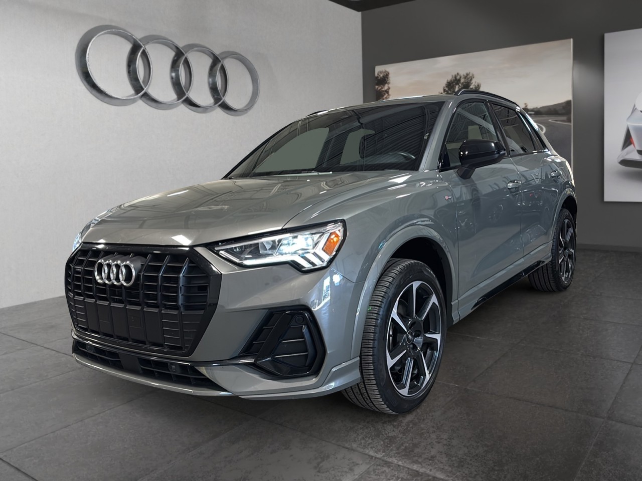 2023 Audi Q3 - Image 4